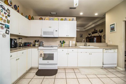 House in Winter Haven, Florida 3 bedrooms, 138.98 sq.m. № 1523787 - photo 20