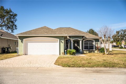 House in Winter Haven, Florida 3 bedrooms, 138.98 sq.m. № 1523787 - photo 2