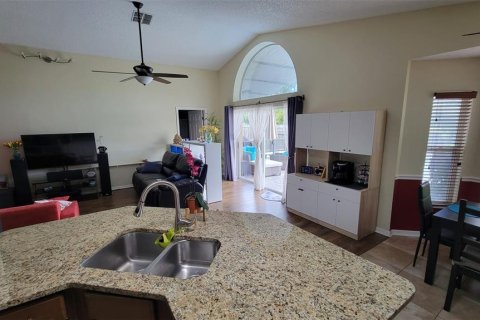 House in Oviedo, Florida 4 bedrooms, 175.03 sq.m. № 1817807 - photo 11