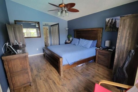 House in Oviedo, Florida 4 bedrooms, 175.03 sq.m. № 1817807 - photo 16