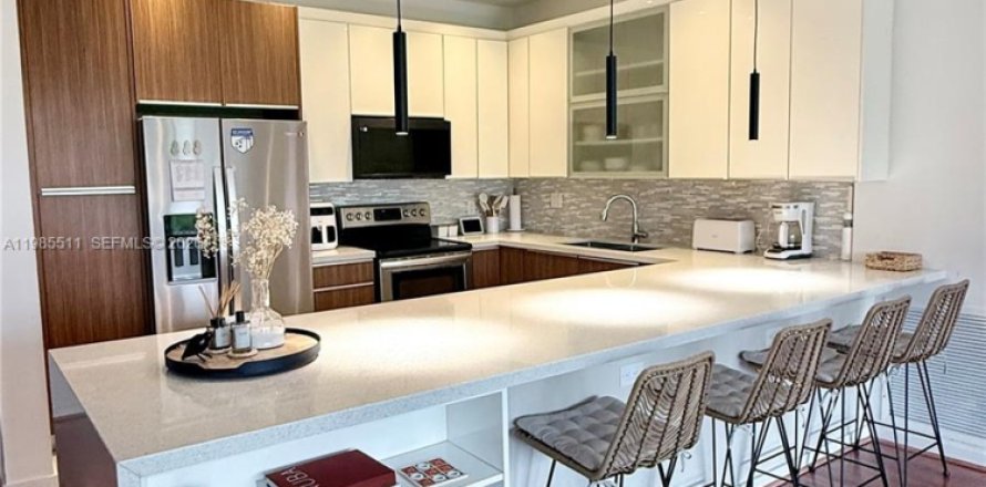 Condo à Key Biscayne, Floride, 3 chambres  № 2049686