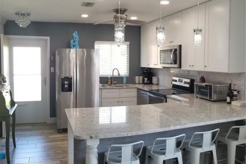Villa ou maison à louer à Sarasota, Floride: 2 chambres, 81.2 m2 № 2101447 - photo 7