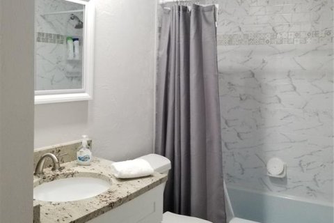 Villa ou maison à louer à Sarasota, Floride: 2 chambres, 81.2 m2 № 2101447 - photo 20