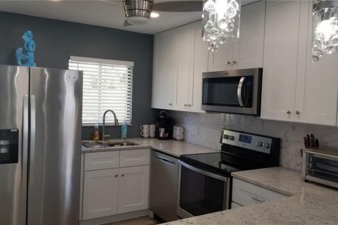 Villa ou maison à louer à Sarasota, Floride: 2 chambres, 81.2 m2 № 2101447 - photo 3