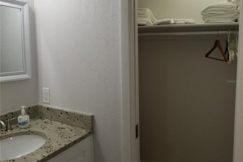 Villa ou maison à louer à Sarasota, Floride: 2 chambres, 81.2 m2 № 2101447 - photo 17