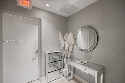 Copropriété à louer à Miami, Floride: 2 chambres, 113.62 m2 № 1997706 - photo 3