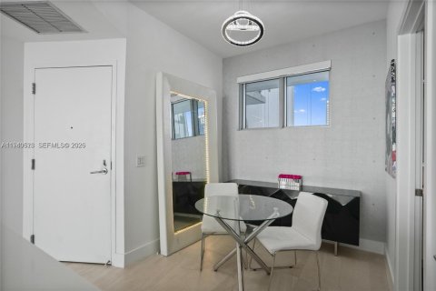 Copropriété à louer à Miami, Floride: 2 chambres, 113.62 m2 № 1997706 - photo 5