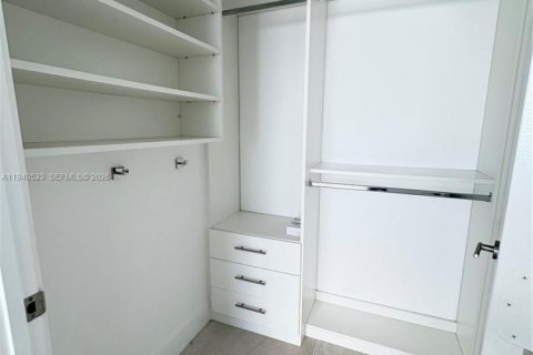 Copropriété à louer à Miami, Floride: 2 chambres, 113.62 m2 № 1997706 - photo 23