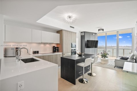 Condo à Miami, Floride, 2 chambres  № 1997706