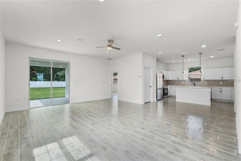 Casa en alquiler en Leesburg, Florida, 3 dormitorios, 157 m2 № 1904651 - foto 3