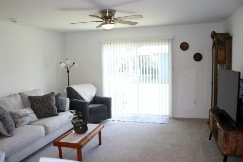 Casa en venta en Port St. Lucie, Florida, 3 dormitorios, 144.18 m2 № 2146086 - foto 10