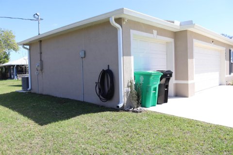 Casa en venta en Port St. Lucie, Florida, 3 dormitorios, 144.18 m2 № 2146086 - foto 2