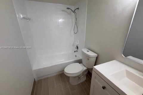 Condo in Plantation, Florida, 1 bedroom  № 1930137 - photo 18