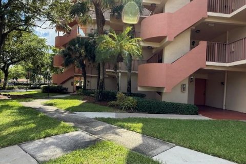 Condo in Plantation, Florida, 1 bedroom  № 1930137 - photo 2