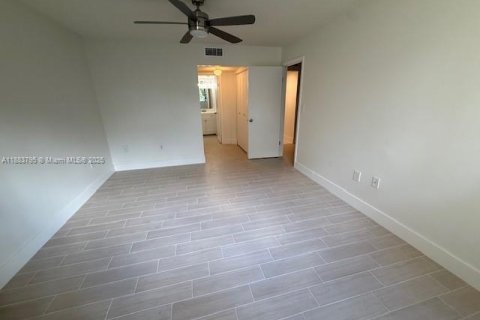 Condo in Plantation, Florida, 1 bedroom  № 1930137 - photo 14