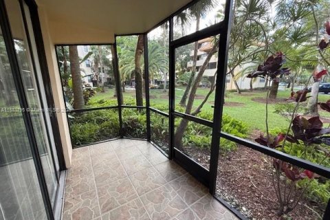 Condo in Plantation, Florida, 1 bedroom  № 1930137 - photo 20