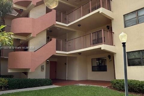 Condo in Plantation, Florida, 1 bedroom  № 1930137 - photo 1