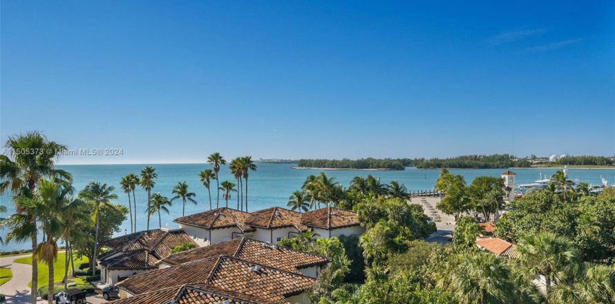 Condominio en Miami Beach, Florida, 3 dormitorios  № 1984965