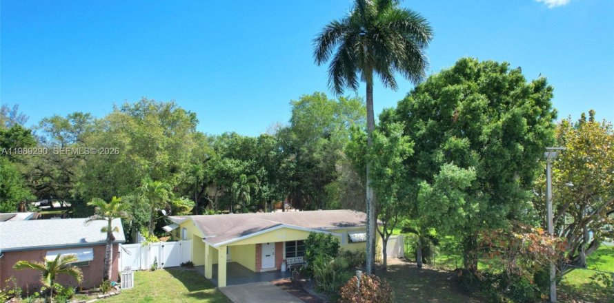 Casa en Dania Beach, Florida 3 dormitorios, 124.77 m2 № 2055774