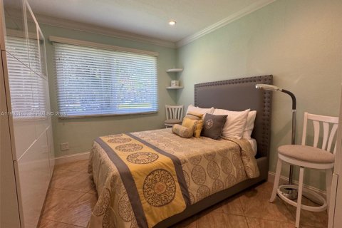 House in Pompano Beach, Florida 3 bedrooms, 125.42 sq.m. № 2057878 - photo 25