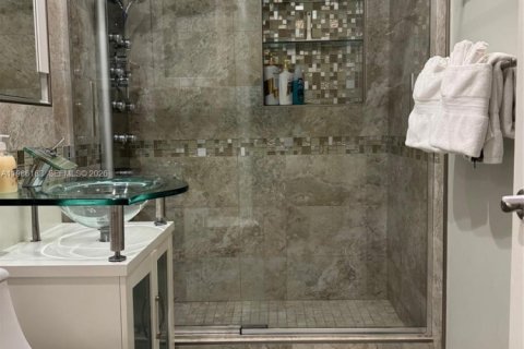 House in Pompano Beach, Florida 3 bedrooms, 125.42 sq.m. № 2057878 - photo 21