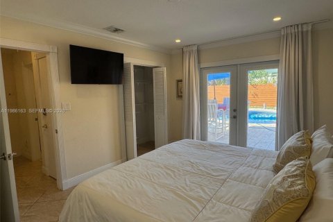 House in Pompano Beach, Florida 3 bedrooms, 125.42 sq.m. № 2057878 - photo 19