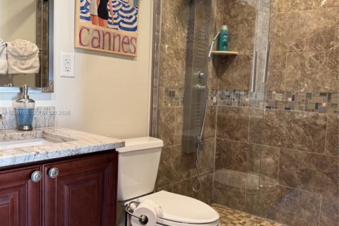 House in Pompano Beach, Florida 3 bedrooms, 125.42 sq.m. № 2057878 - photo 27