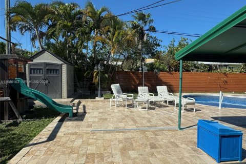 House in Pompano Beach, Florida 3 bedrooms, 125.42 sq.m. № 2057878 - photo 30