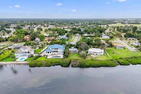 House in Sarasota, Florida 3 bedrooms, 160.72 sq.m. № 2102618 - photo 8