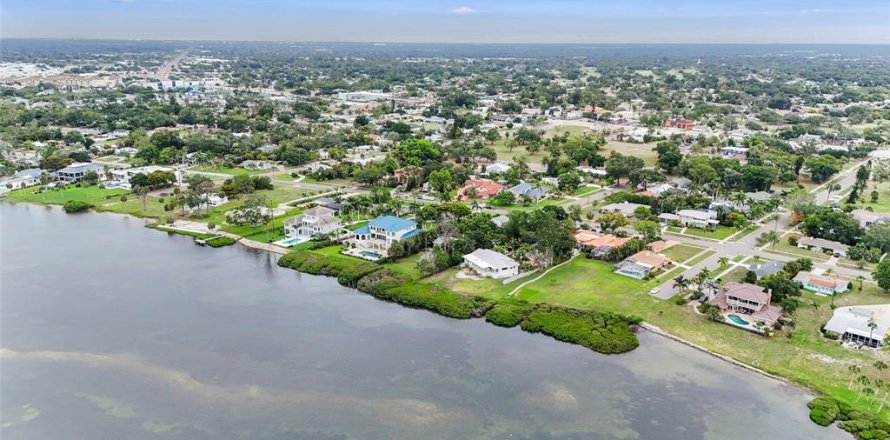 House in Sarasota, Florida 3 bedrooms, 160.72 sq.m. № 2102618