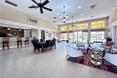 Villa ou maison à louer à St. Lucie, Floride: 4 chambres, 168.52 m2 № 1948620 - photo 18