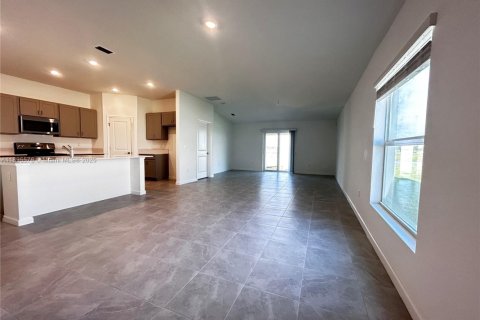 Villa ou maison à louer à St. Lucie, Floride: 4 chambres, 168.52 m2 № 1948620 - photo 7