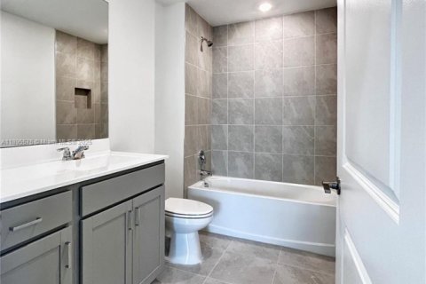 Villa ou maison à louer à St. Lucie, Floride: 4 chambres, 168.52 m2 № 1948620 - photo 12