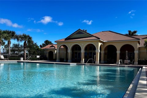 Villa ou maison à louer à St. Lucie, Floride: 4 chambres, 168.52 m2 № 1948620 - photo 17
