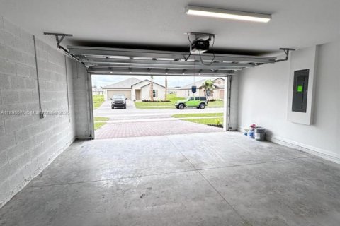 Villa ou maison à louer à St. Lucie, Floride: 4 chambres, 168.52 m2 № 1948620 - photo 16