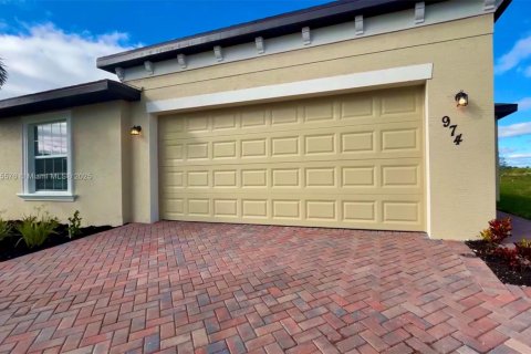 Villa ou maison à louer à St. Lucie, Floride: 4 chambres, 168.52 m2 № 1948620 - photo 1