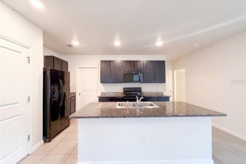 House in Wimauma, Florida 5 bedrooms, 227.33 sq.m. № 2312312 - photo 2