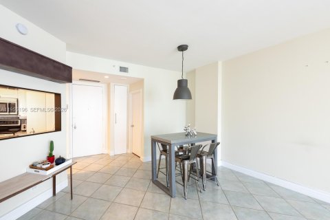 Снять в аренду кондоминиум в Майами, Флорида 1 спальня, 72.46м2, № 2010159 - фото 8