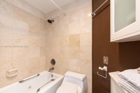 Снять в аренду кондоминиум в Майами, Флорида 1 спальня, 72.46м2, № 2010159 - фото 15