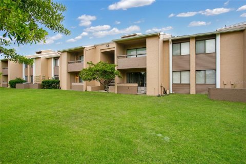 Condominio en alquiler en Orlando, Florida, 2 dormitorios, 97.36 m2 № 1791345 - foto 1