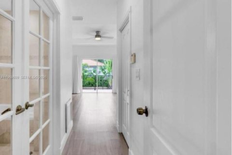 Снять в аренду виллу или дом в Майами, Флорида 3 спальни, 215.35м2, № 2031616 - фото 5