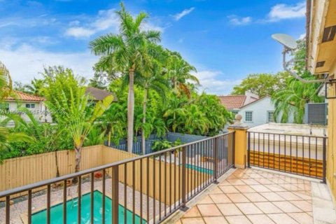 Снять в аренду виллу или дом в Майами, Флорида 3 спальни, 215.35м2, № 2031616 - фото 12