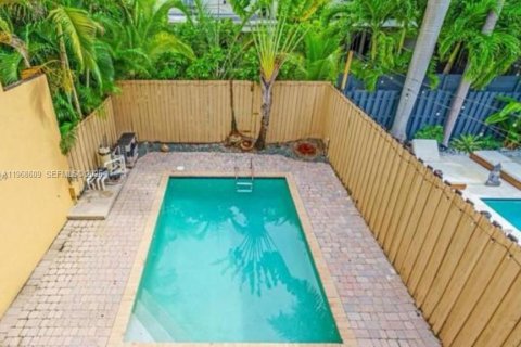 Снять в аренду виллу или дом в Майами, Флорида 3 спальни, 215.35м2, № 2031616 - фото 14