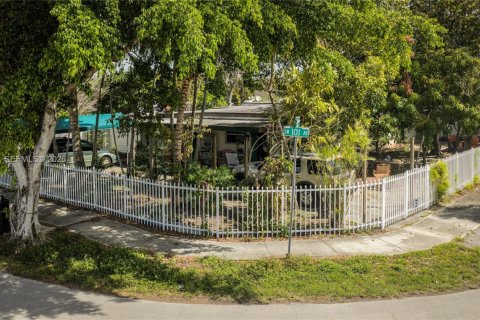 Купить виллу или дом в Майами, Флорида 3 спальни, 181.72м2, № 2047707 - фото 2