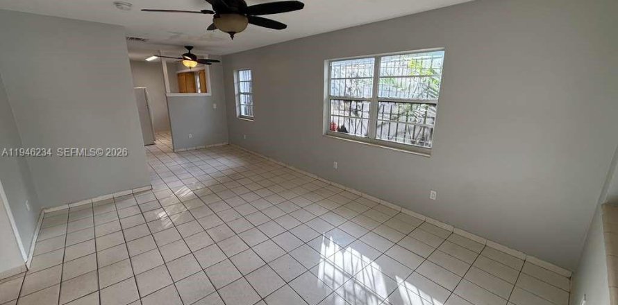 Villa ou maison à Miami, Floride 2 chambres, 239.69 m2 № 2002576