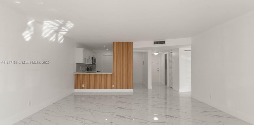 Condo in Lauderhill, Florida, 1 bedroom  № 1479986