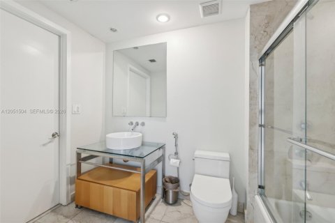 Снять в аренду кондоминиум в Майами-Бич, Флорида 2 спальни, 157.93м2, № 2193695 - фото 16