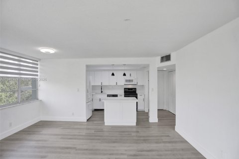 Снять в аренду кондоминиум в Холливуд, Флорида 2 спальни, 96.62м2, № 2004315 - фото 10