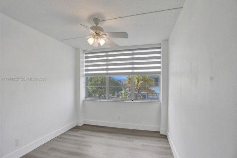 Снять в аренду кондоминиум в Холливуд, Флорида 2 спальни, 96.62м2, № 2004315 - фото 21
