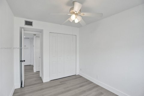 Снять в аренду кондоминиум в Холливуд, Флорида 2 спальни, 96.62м2, № 2004315 - фото 27